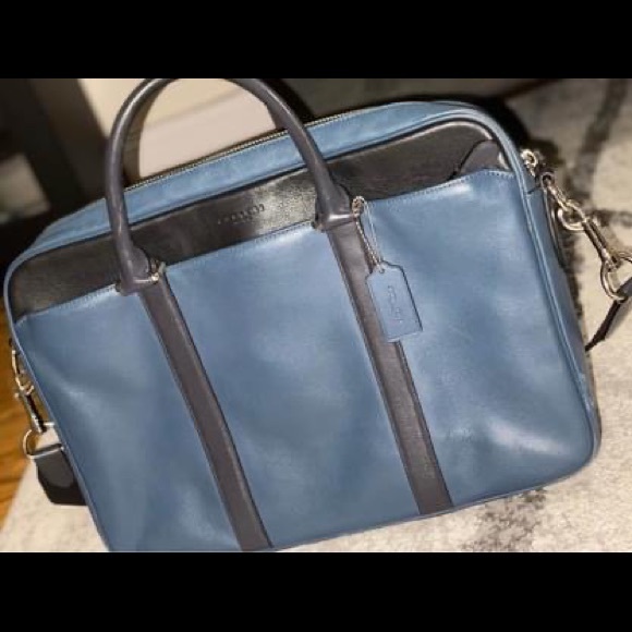 Coach laptop bag, some wear and tear but still in great condition - Picture 3 of 4